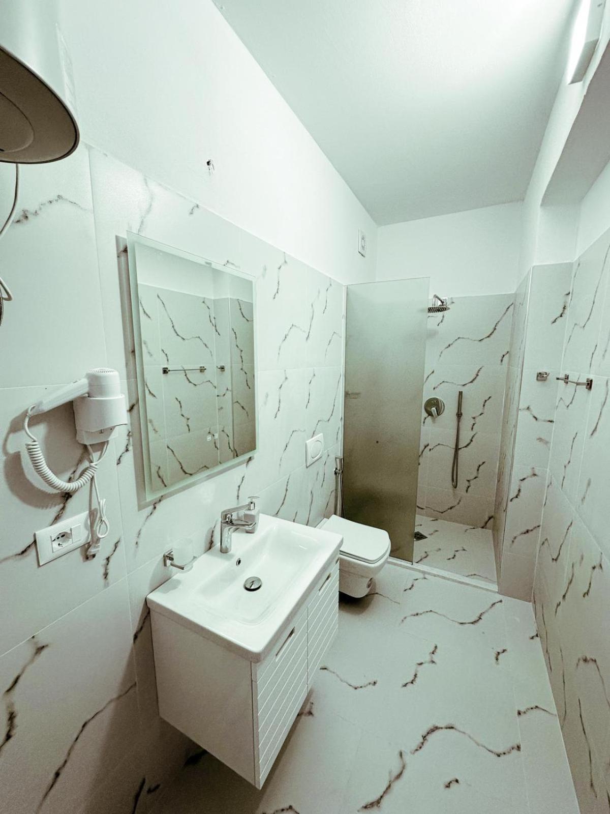 Vizion Hotel Shkodër エクステリア 写真