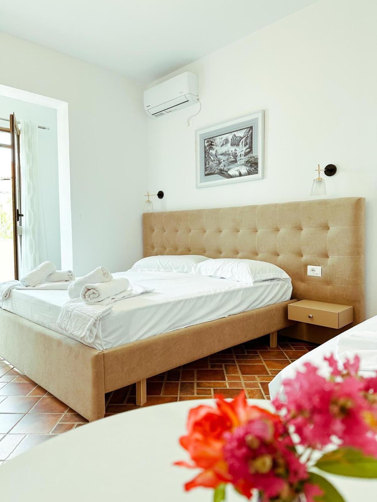Vizion Hotel Shkodër エクステリア 写真
