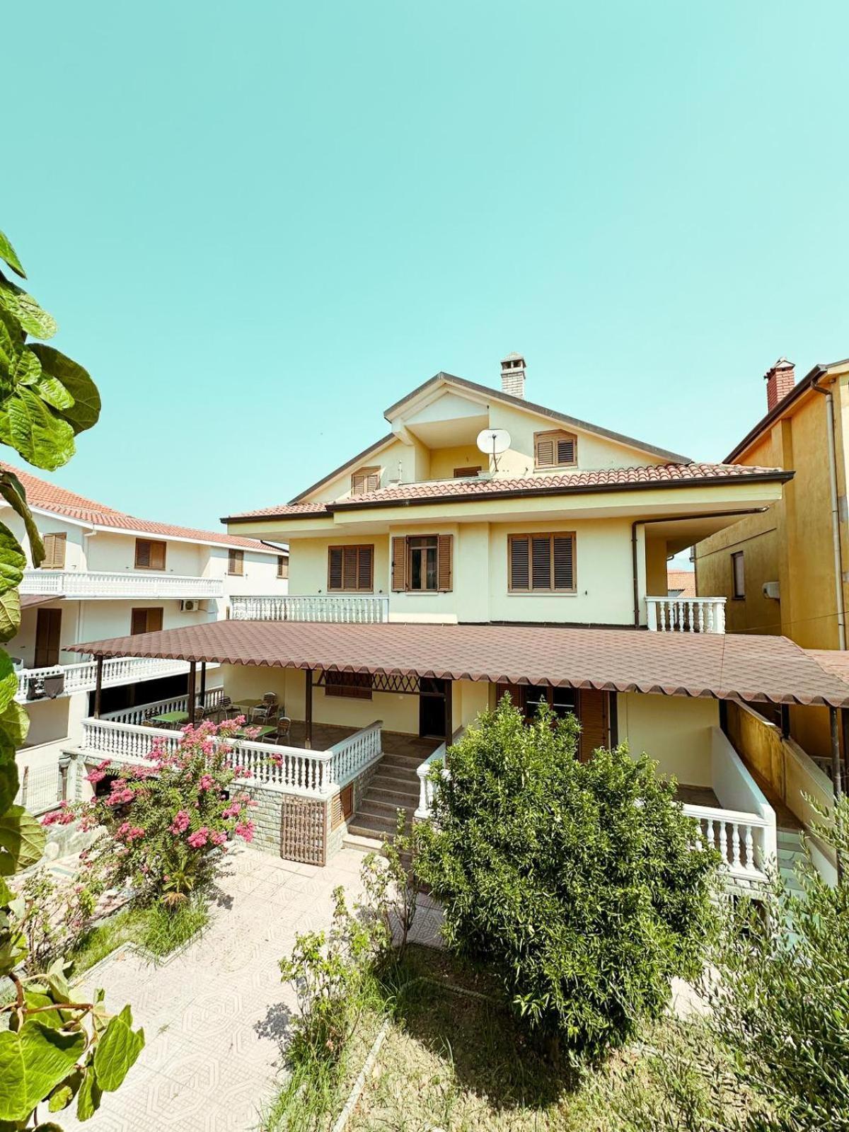 Vizion Hotel Shkodër エクステリア 写真