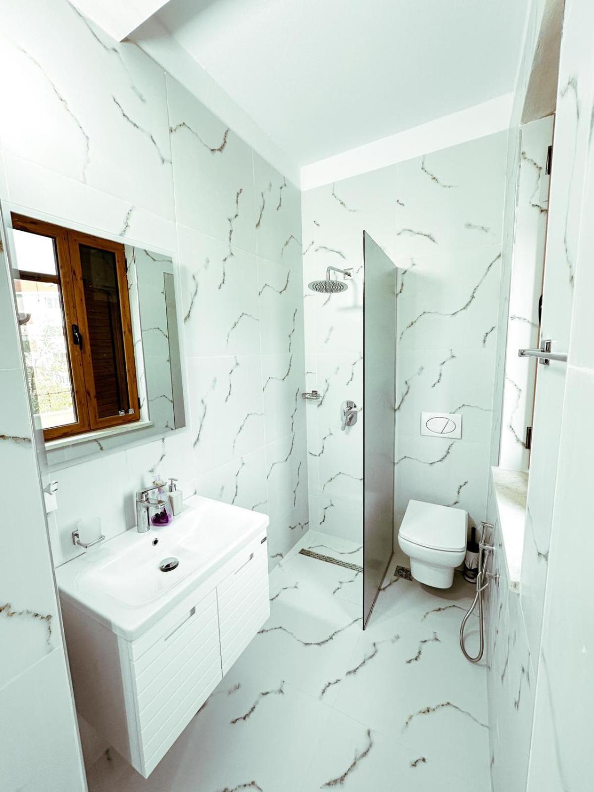 Vizion Hotel Shkodër エクステリア 写真
