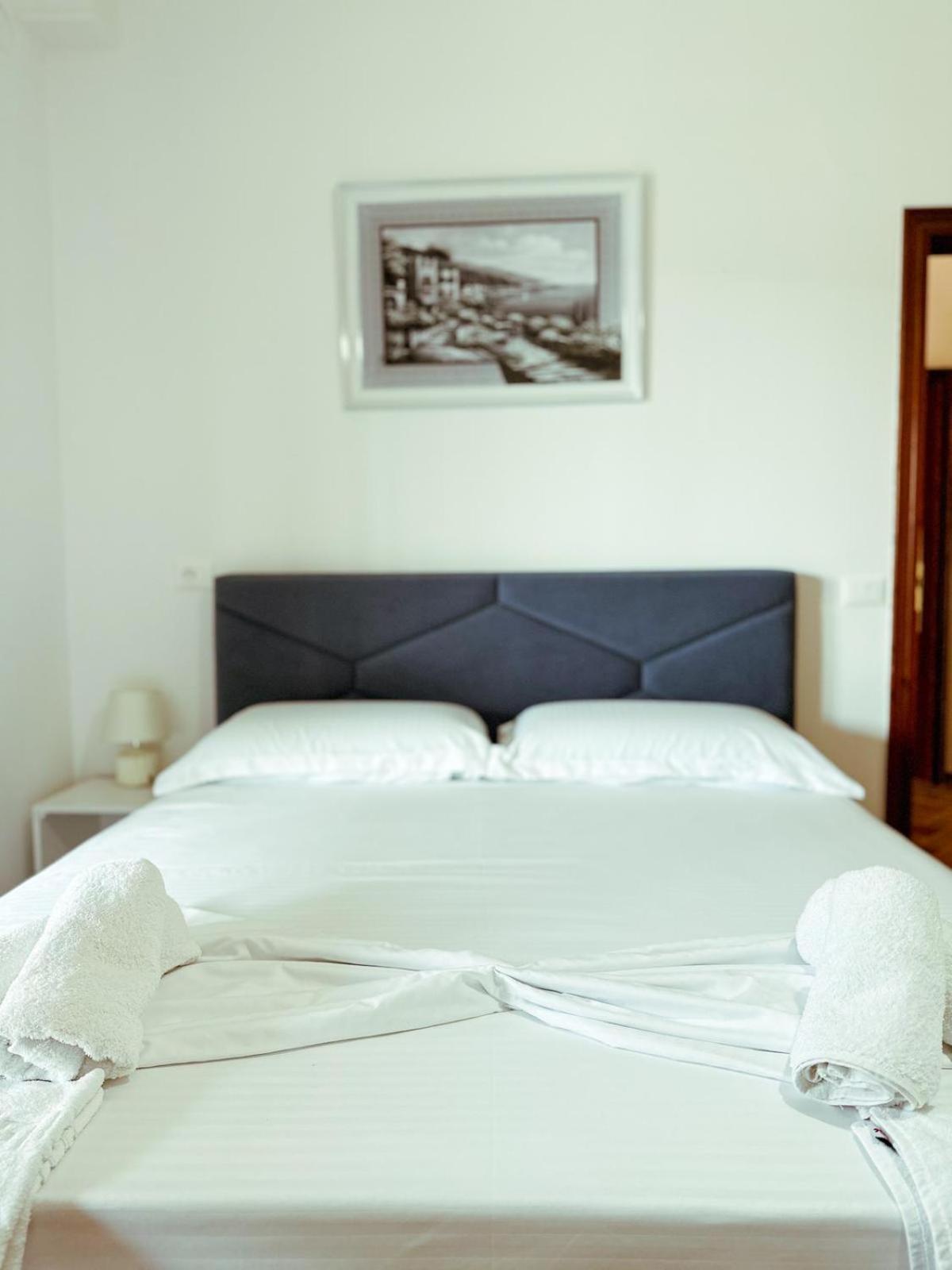 Vizion Hotel Shkodër エクステリア 写真