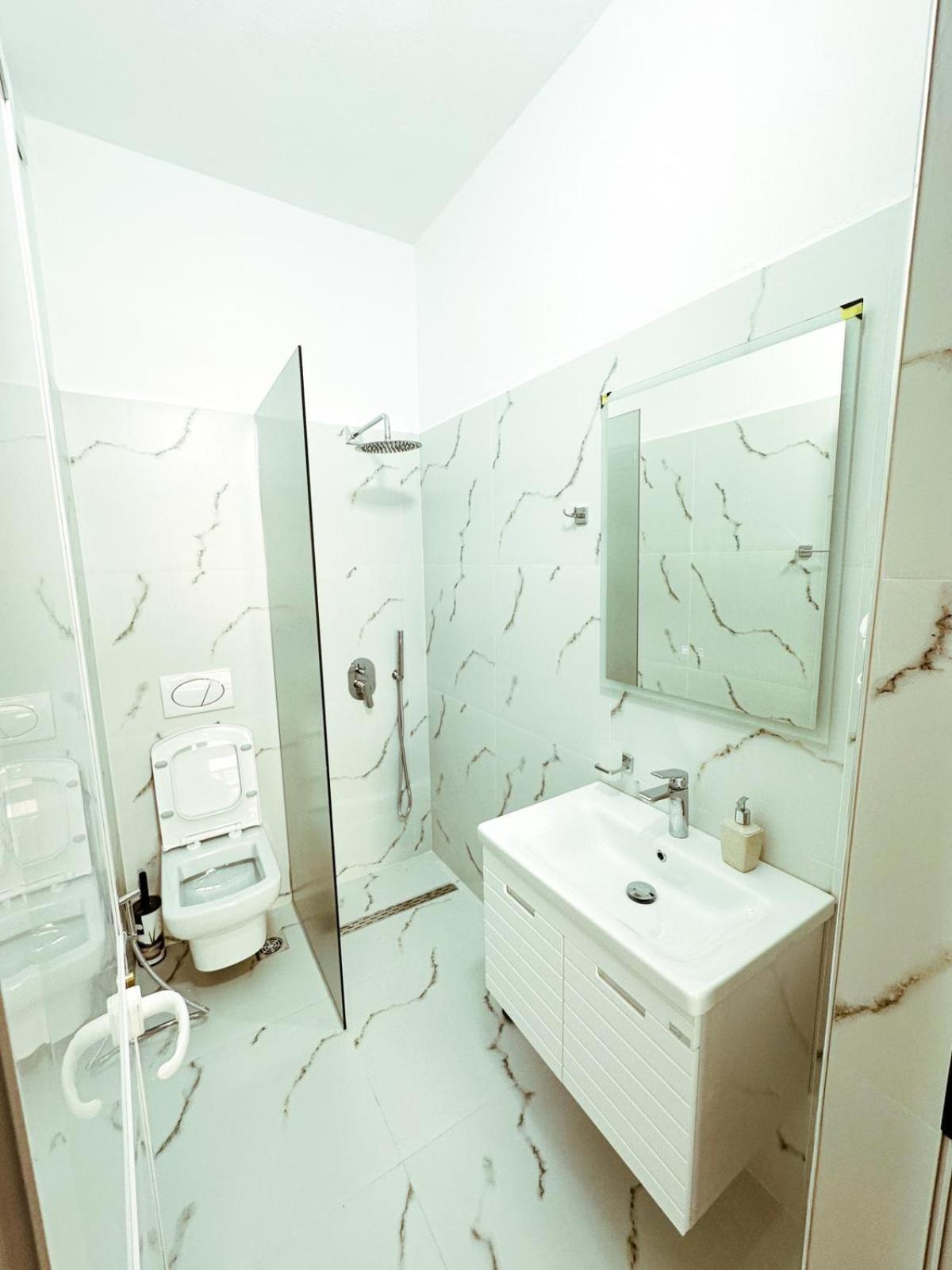 Vizion Hotel Shkodër エクステリア 写真
